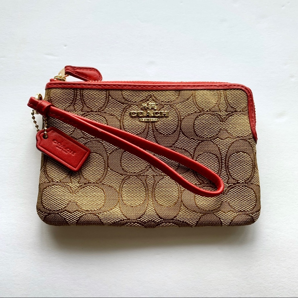 NWOT Coach Corner Zip Wristlet